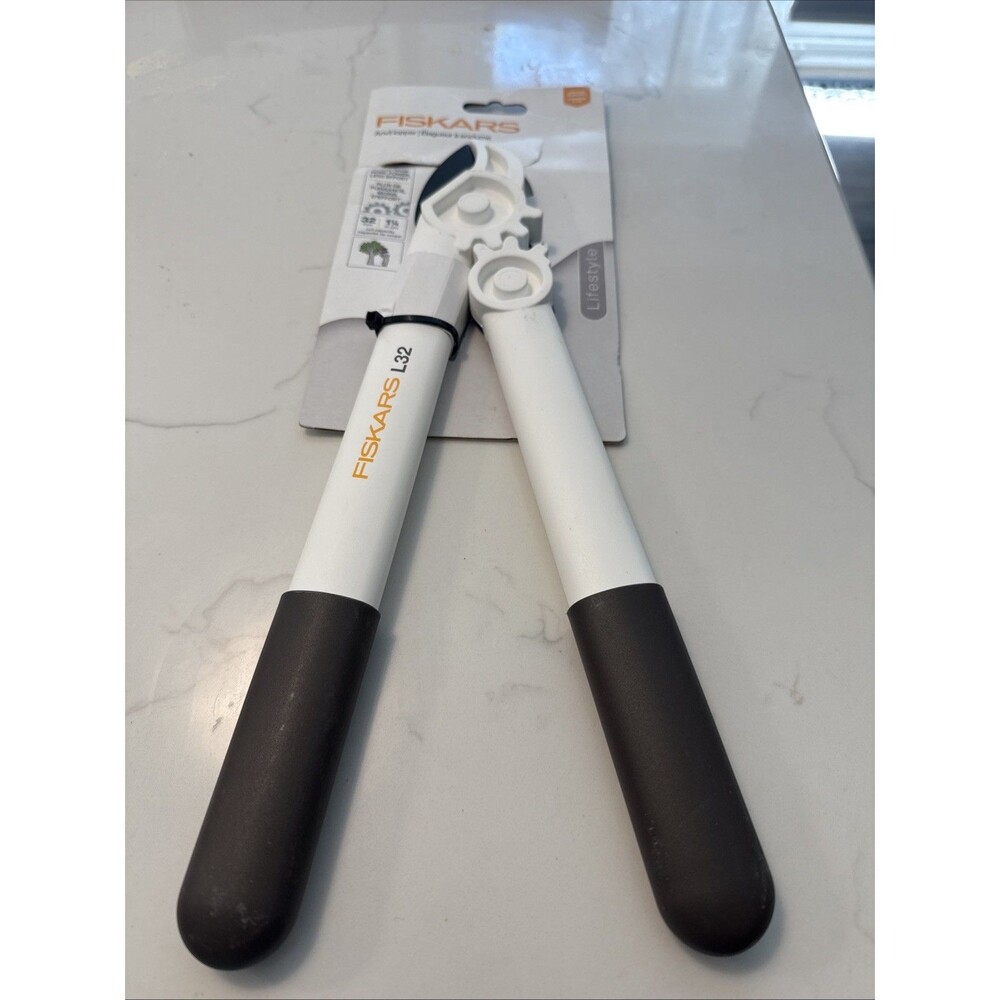 Fiskars PowerGear Lopper, Lightweight Anvil Garden Tool, White